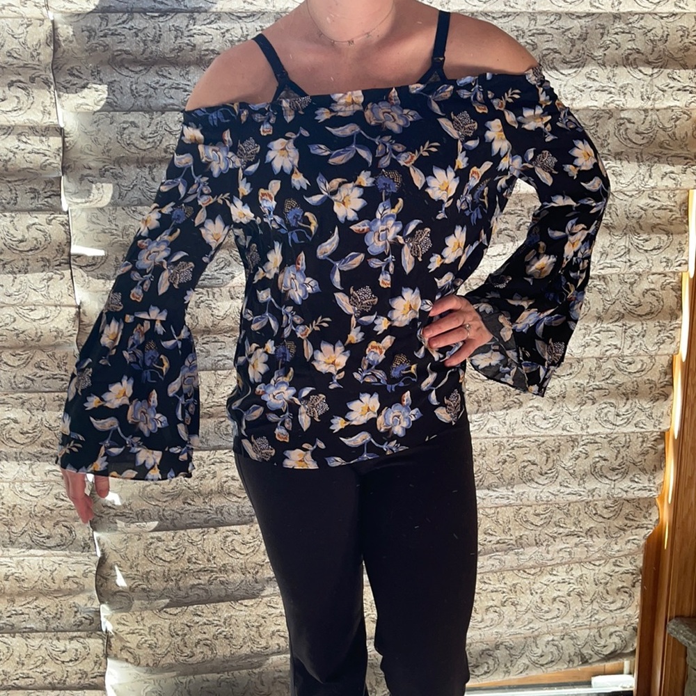WHBM Adorable strapless flower top
